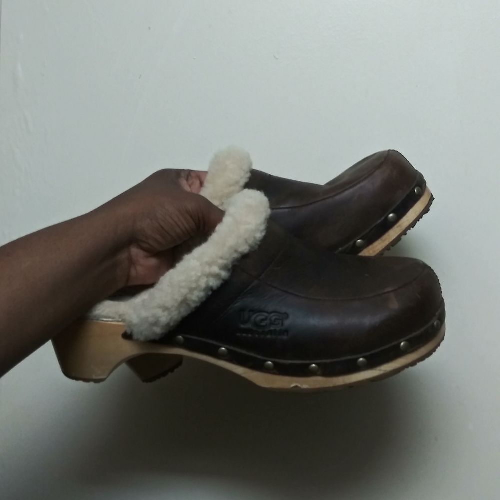 Ugg Clogs - Picture 2 of 4